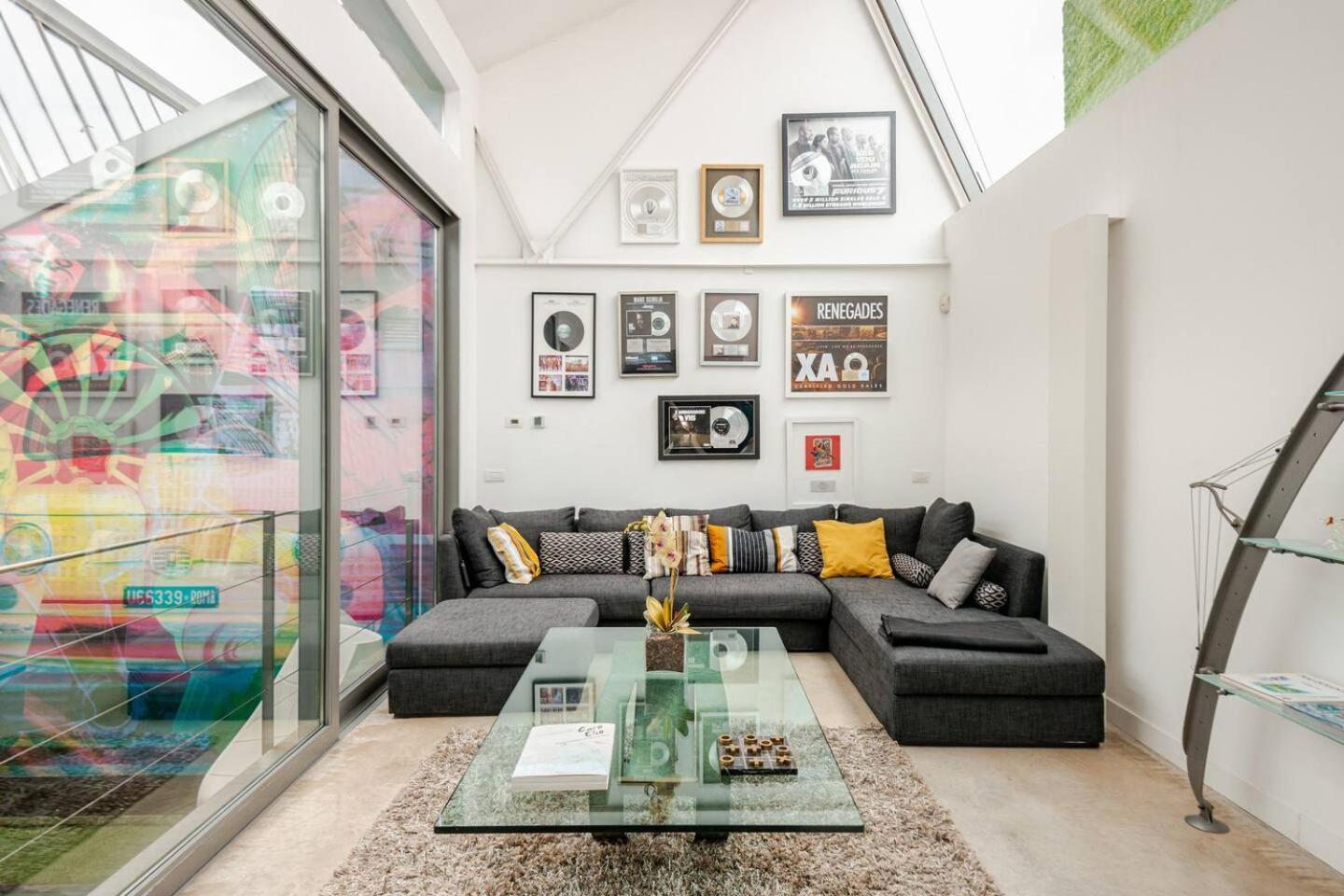 Presidential Loft In The Design District Apartment